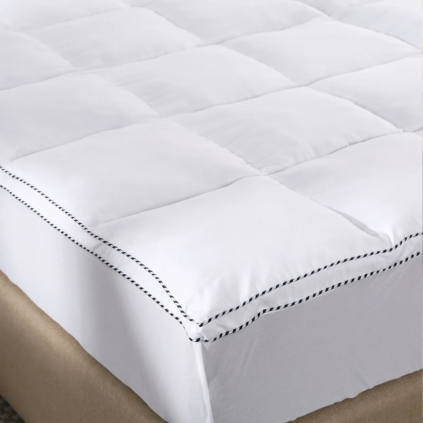 1000GSM Luxury Bamboo Fabric Gusset Mattress Pad Topper Cover | Queen | White